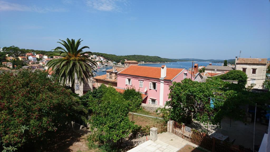 Apartments Villa Adrienne Mali Lošinj Exteriör bild