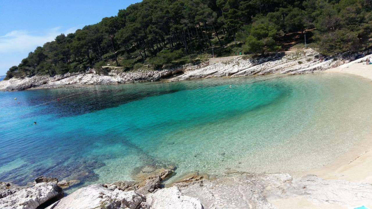 Apartments Villa Adrienne Mali Lošinj Exteriör bild